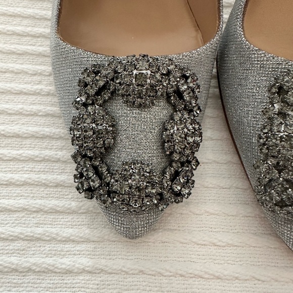 Manolo Blahnik Hangisi Silver Glitter Pump - Picture 4 of 15